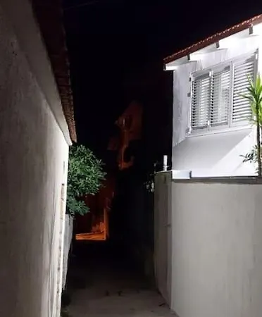 Villa Tesla - Novoureden S Terasom Šibenik
