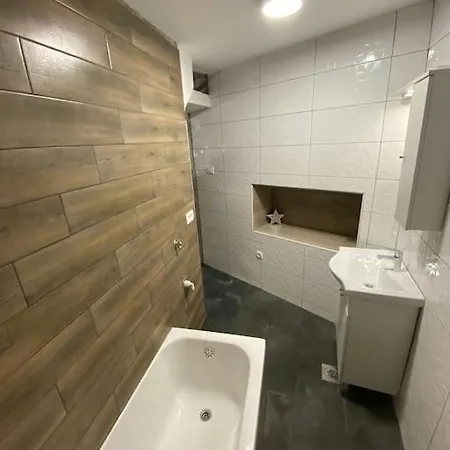 Tesla - Novoureden S Terasom Villa Šibenik